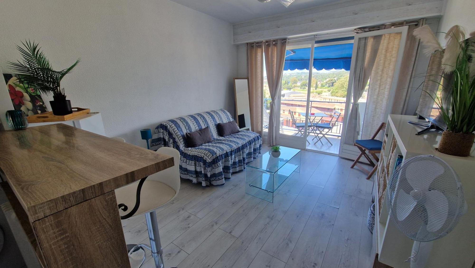 Charmant Petit Studio A 100 M De La Mer Cagnes-sur-Mer Exterior photo